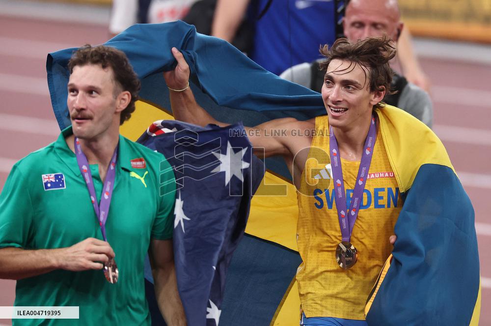 Duplantis Breaks World Pole Vault Record - Tokyo