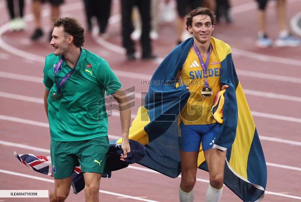 Duplantis Breaks World Pole Vault Record - Tokyo