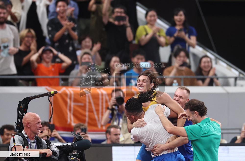 Duplantis Breaks World Pole Vault Record - Tokyo