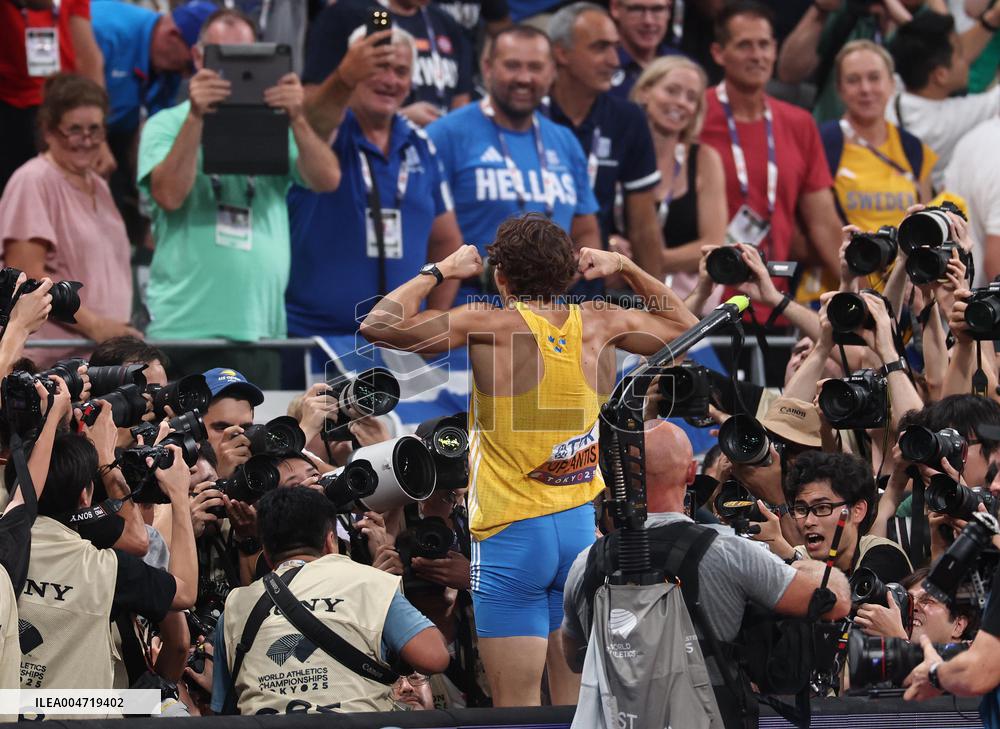 Duplantis Breaks World Pole Vault Record - Tokyo