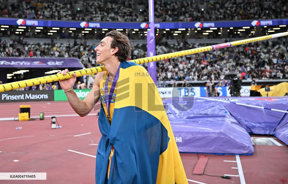 Duplantis Breaks World Pole Vault Record - Tokyo