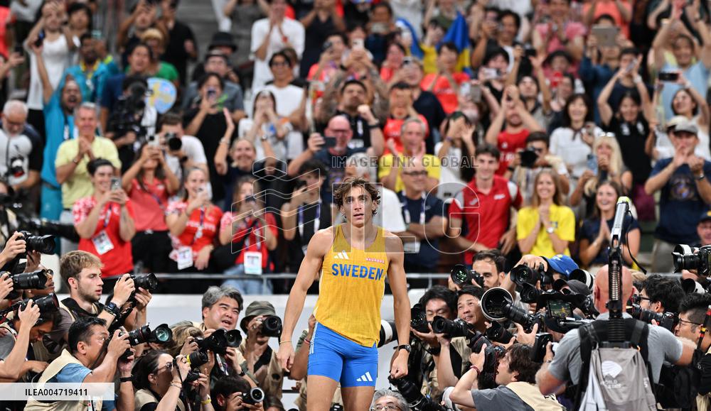 Duplantis Breaks World Pole Vault Record - Tokyo