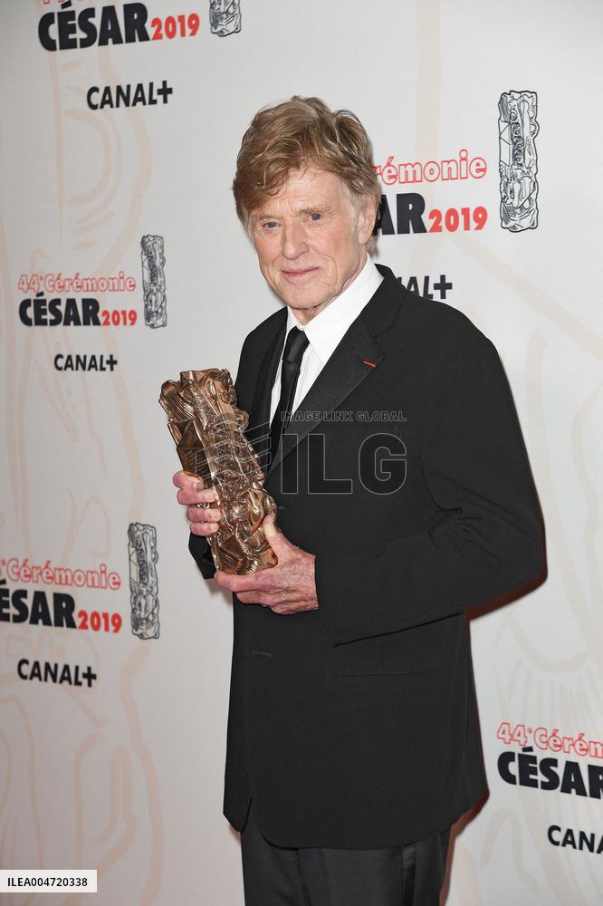 Robert Redford Dead at 89