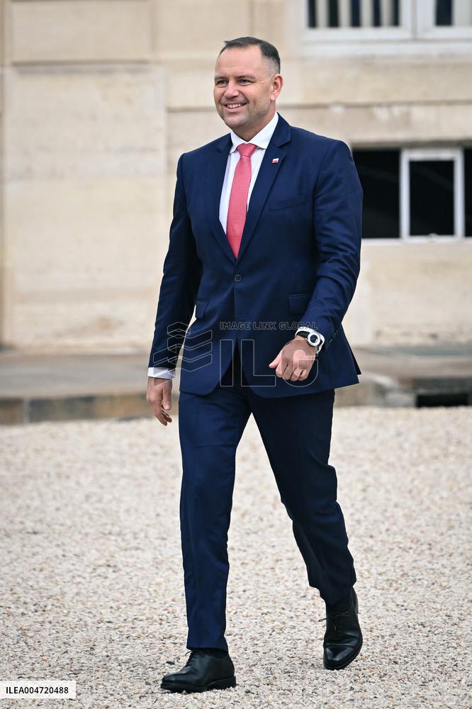 Emmanuel Macron welcomes President of the Republic of Poland Karol Nawrocki at the Elysee FA
