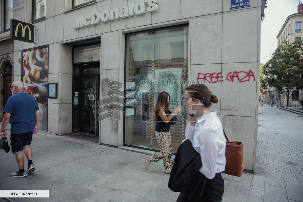 Let’s Block Everything Protests - Lyon