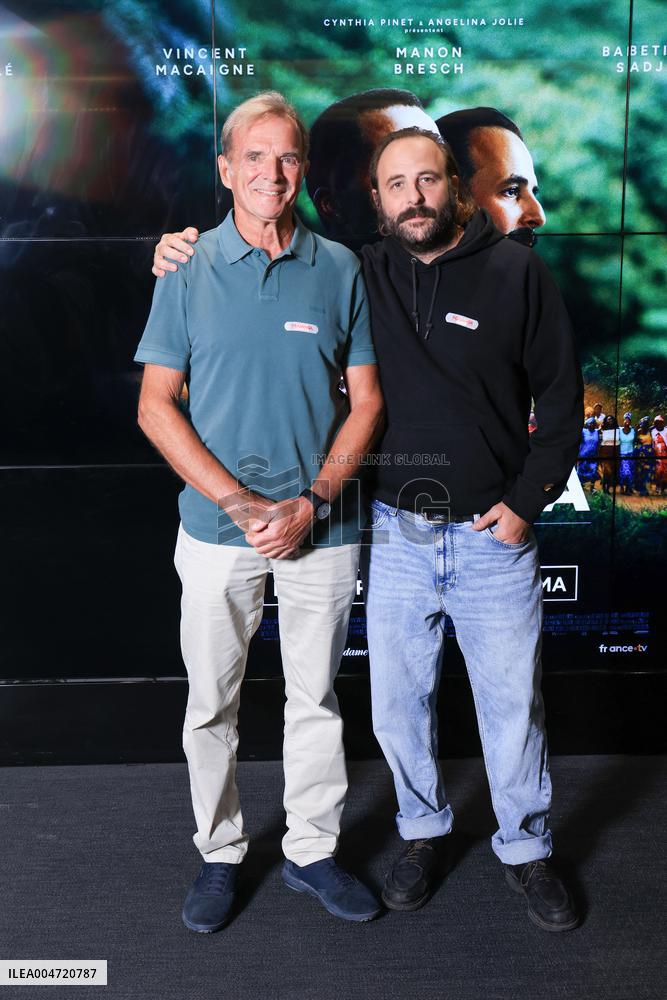 Muganga Premiere - Paris