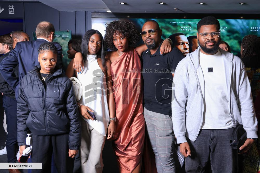 Muganga Premiere - Paris