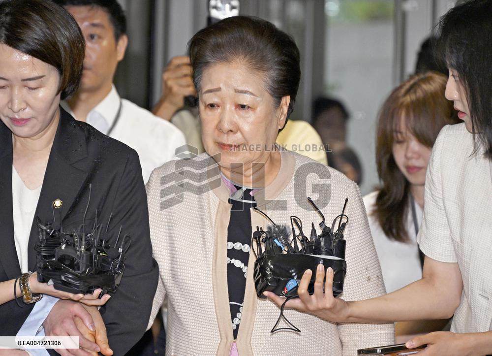 Special prosecutors call Unification Church leader for questioning