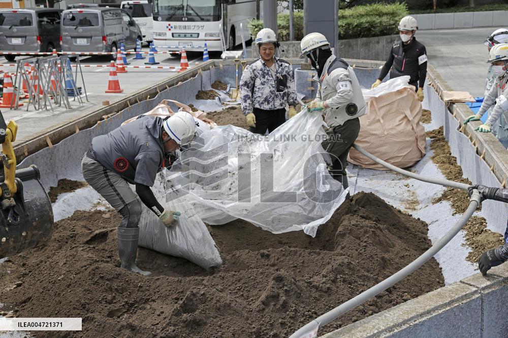 Fukushima soil used for METI flower bed