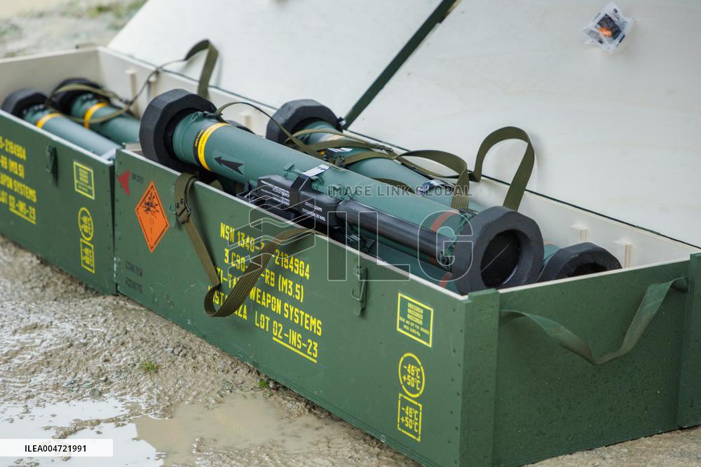 Anti-tank weapon training with Instalaza C90