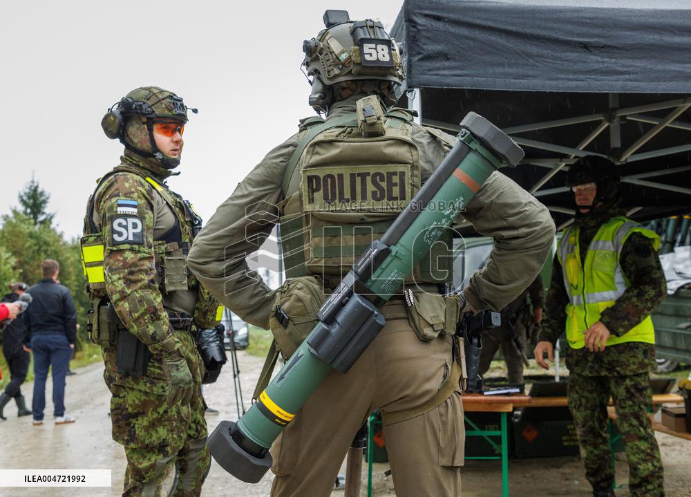 Anti-tank weapon training with Instalaza C90