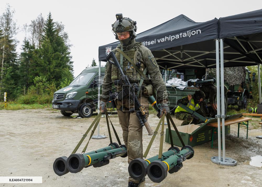 Anti-tank weapon training with Instalaza C90