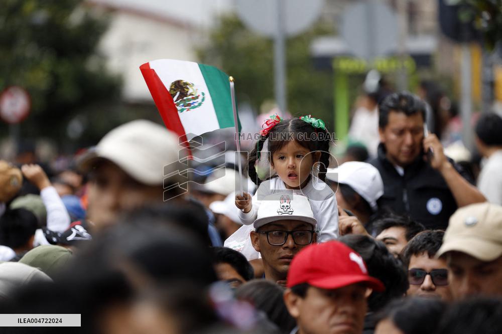 Military Parade For The 215th Anniversary Of Mexican Independence Day - Mexico