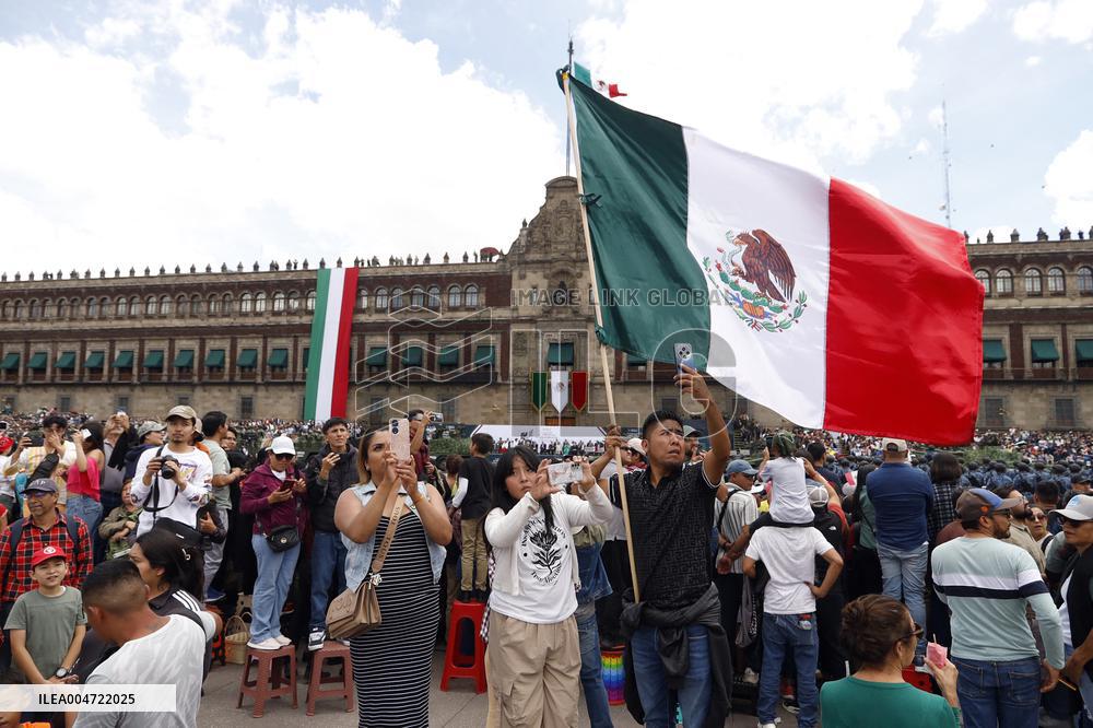 Military Parade For The 215th Anniversary Of Mexican Independence Day - Mexico