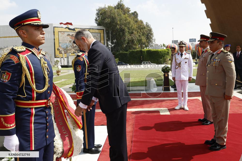 Spansih Royals Tomb of The Unknown Soldier - Cairo