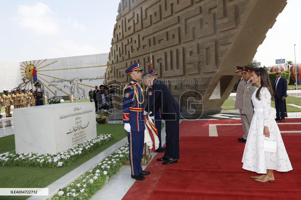 Spansih Royals Tomb of The Unknown Soldier - Cairo