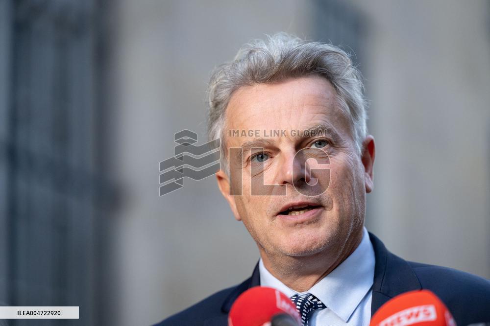 French PM Meets With Communiste Party - Paris AJ