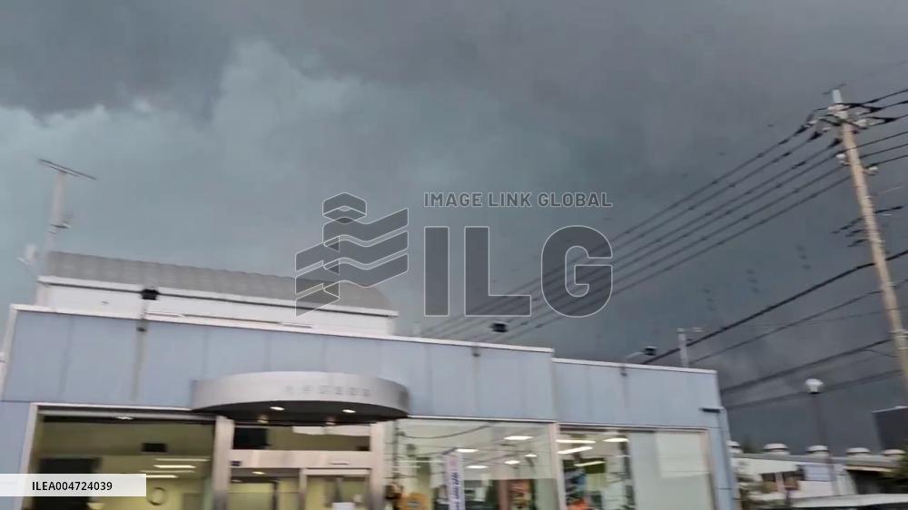 Japan: Severe Storms Hit Ibaraki With Lightning, Hail, and Power Outages 2