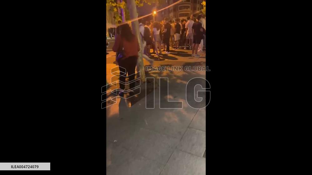 Spain: Vigil for Charlie Kirk Draws Crowd to U.S. Embassy in Madrid