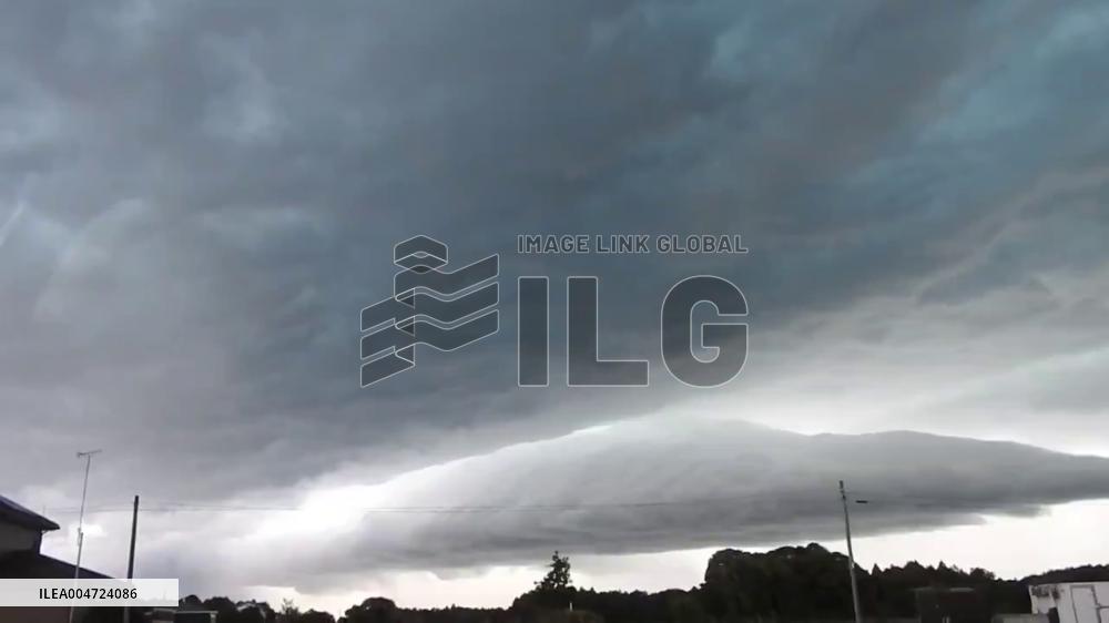 Japan: Severe Storms Hit Ibaraki With Lightning, Hail, and Power Outages 3