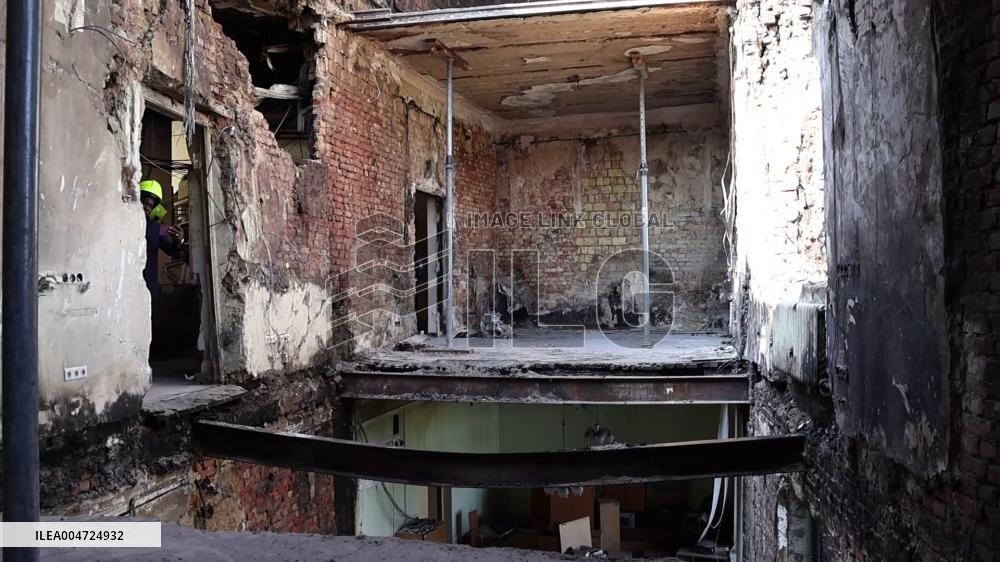 [Breaking News]Missile-hit government building in Kyiv