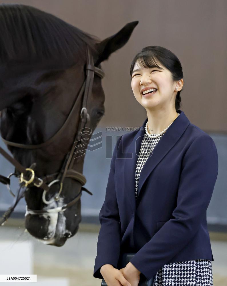 Princess Aiko visits horse park