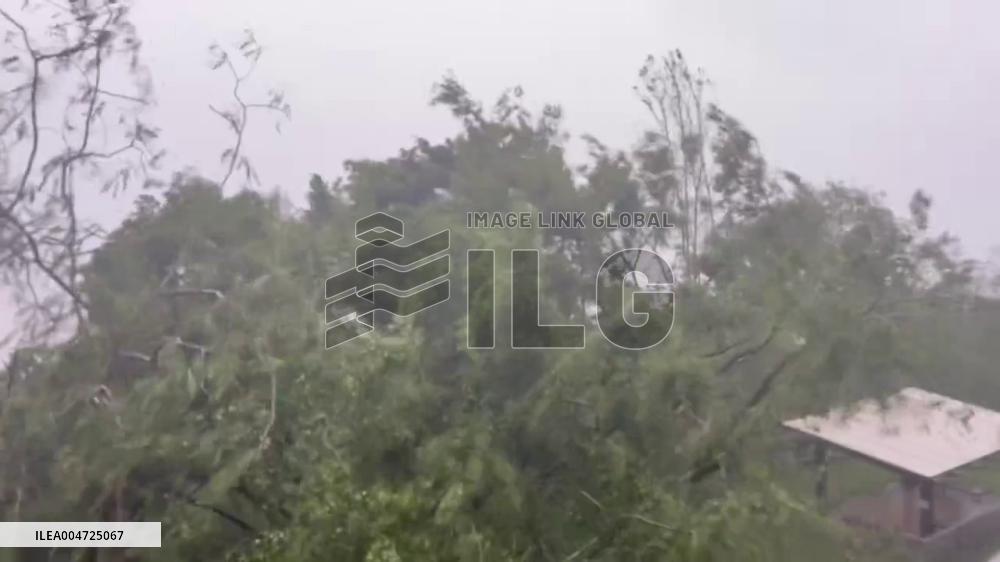 Hong Kong: T10 Highest Warning Issued as Typhoon Ragasa Approaches 2