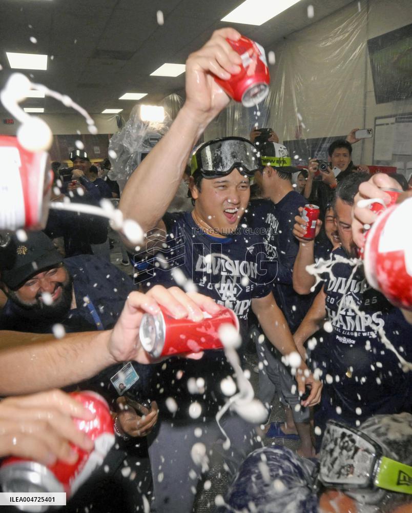 Baseball: Dodgers clinch NL West title