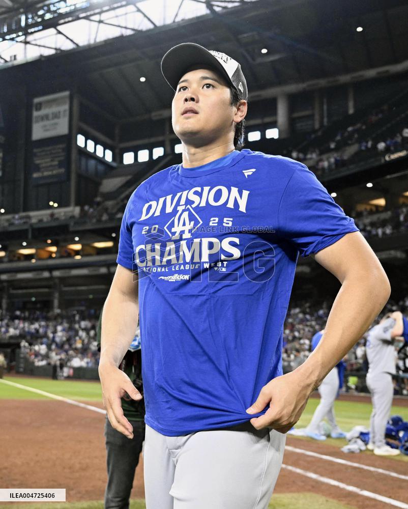 Baseball: Dodgers clinch NL West title