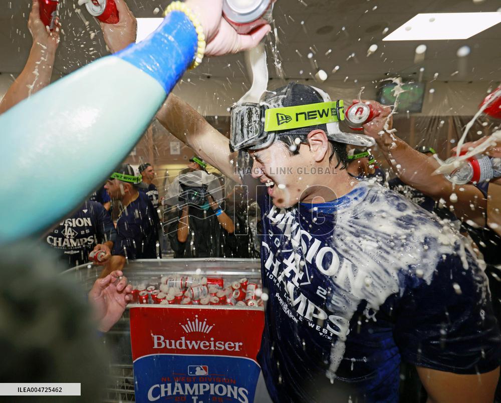 Baseball: Dodgers clinch NL West title