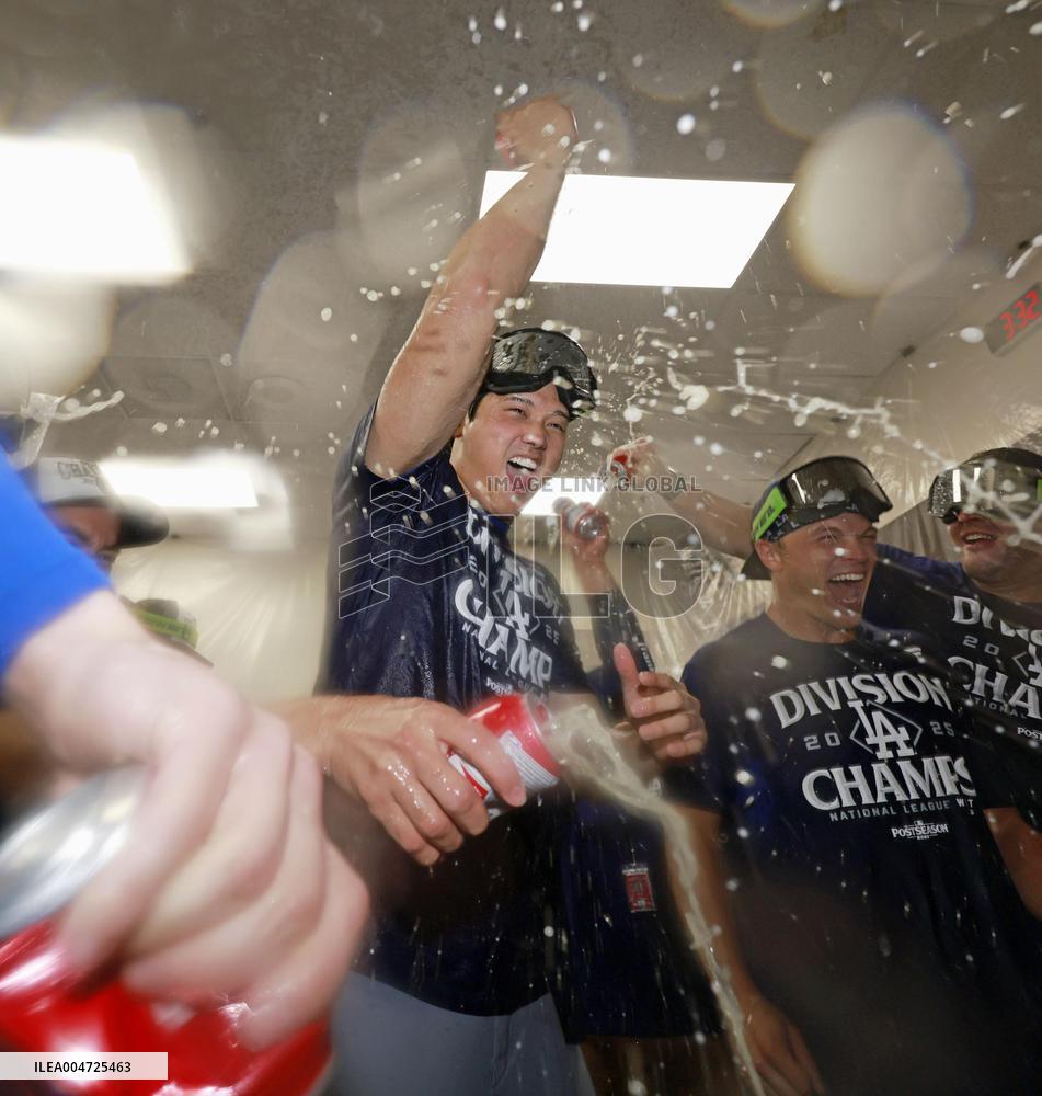Baseball: Dodgers clinch NL West title