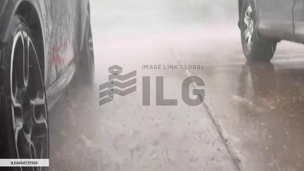 US: Severe Thunderstorm Hits Las Vegas, Bringing Heavy Rain with Hail