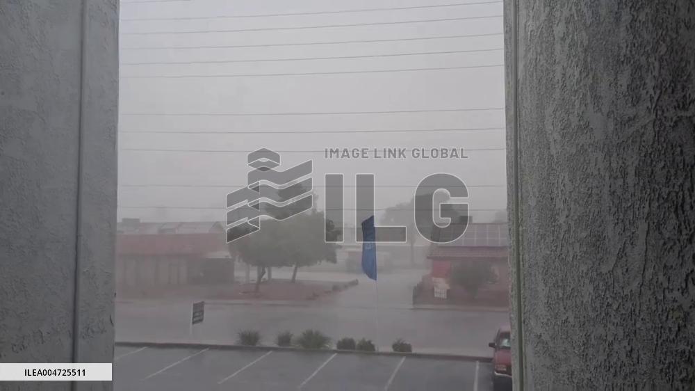 US: Severe Thunderstorm Hits Las Vegas, Bringing Heavy Rain with Hail 2