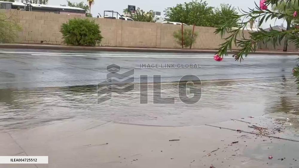 US: Strong Monsoon Storm Slams Phoenix Area with Flash Floods