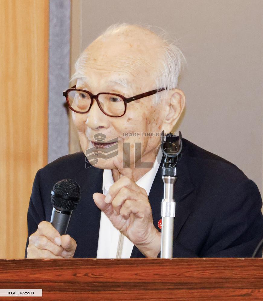 Nihon Hidankyo co-chair Tanaka in Aomori Pref.