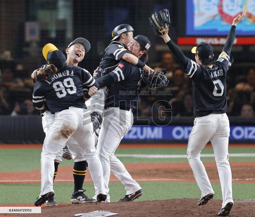 Baseball: Hawks clinch Pacific League title