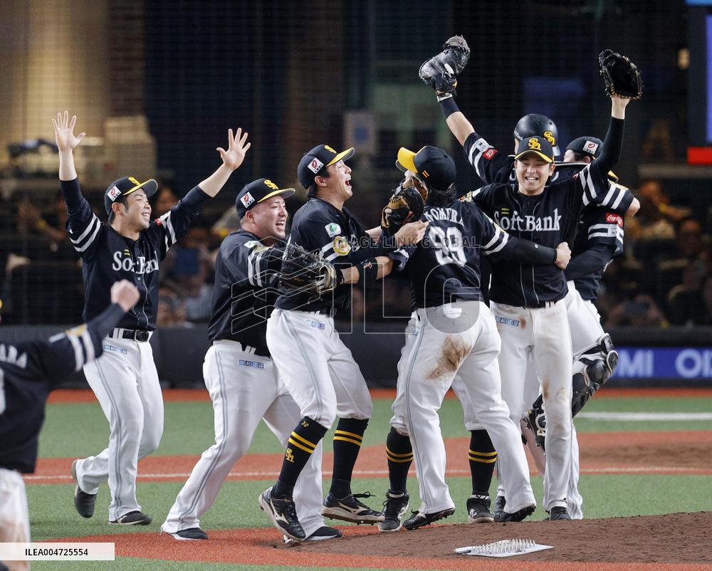 Baseball: Hawks clinch Pacific League title