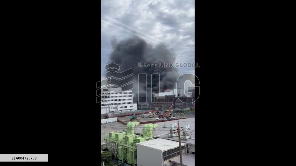 Japan: Fire Breaks Out at Tokyo Haneda Airport Old Hangar, Flights Unaffected 2
