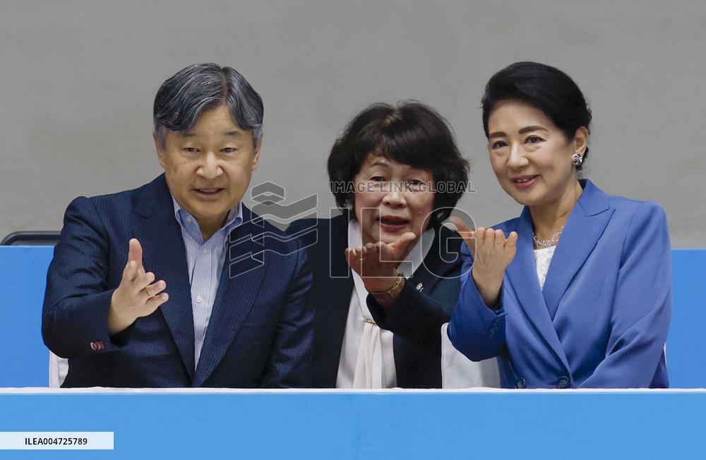 Japan emperor watches badminton match in Shiga Pref.