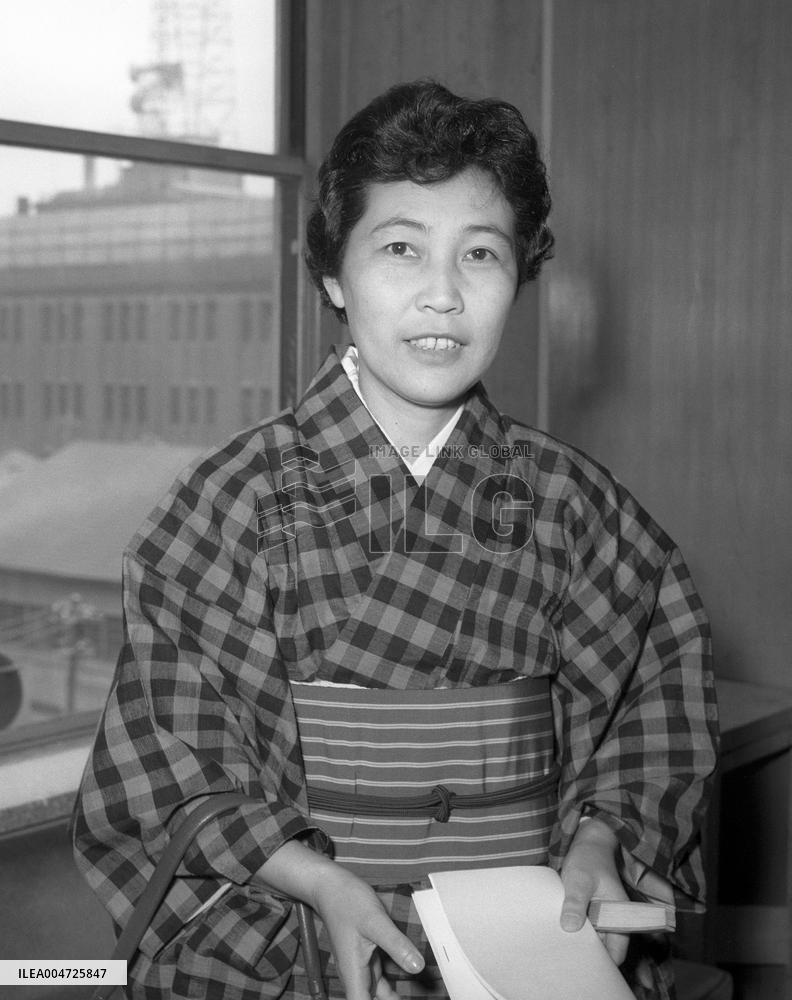Novelist Yoshiko Shibaki