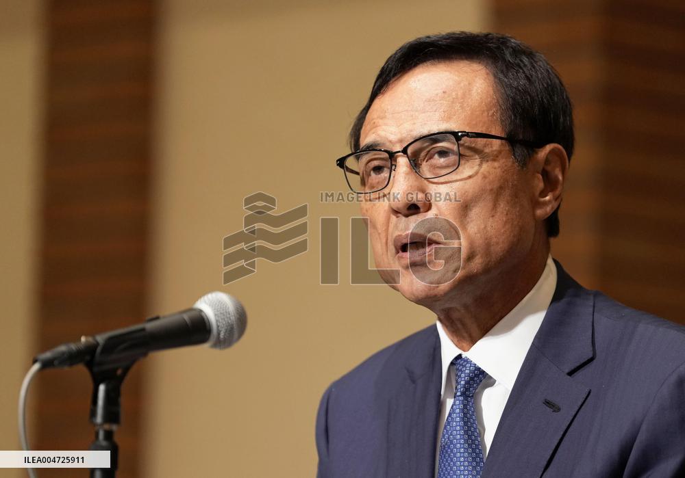 Ex-Suntory Chairman Niinami quits as business body chief