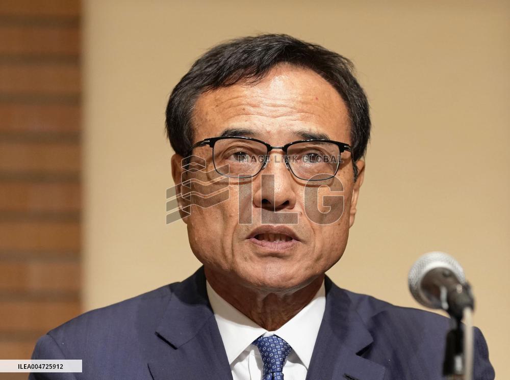 Ex-Suntory Chairman Niinami quits as business body chief