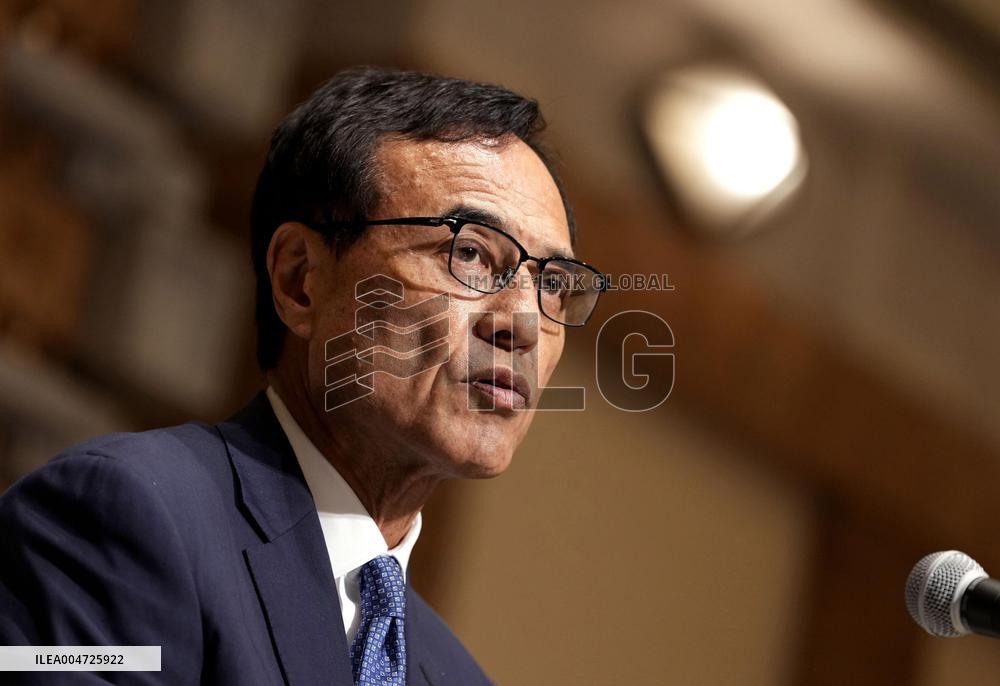 Ex-Suntory Chairman Niinami quits as business body chief