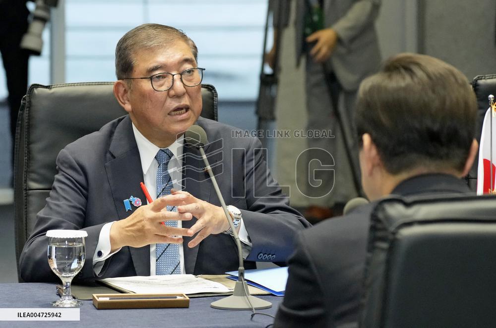 Japan-S. Korea summit in Busan