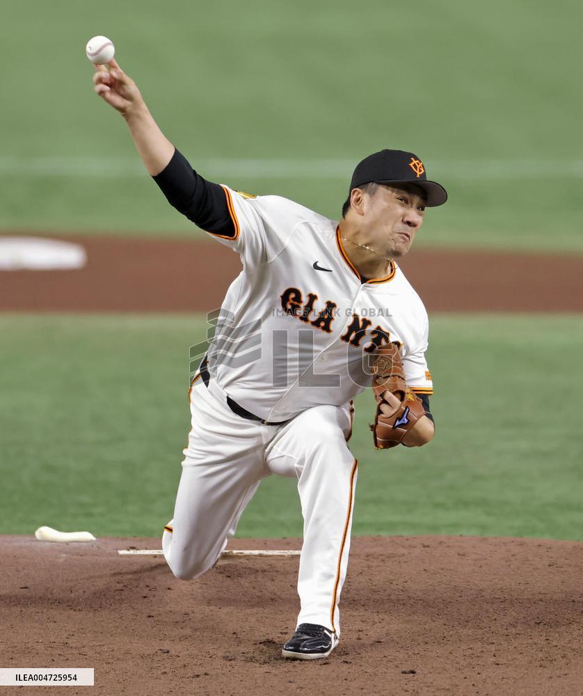 Baseball: Tanaka earns 200th win spanning Japan, MLB