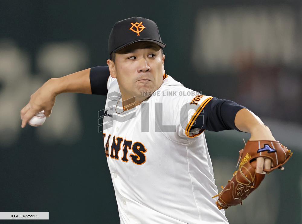 Baseball: Tanaka earns 200th win spanning Japan, MLB