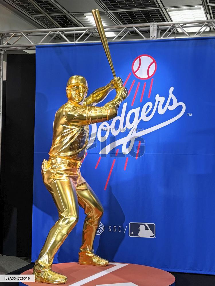 Baseball star Ohtani statue on sale