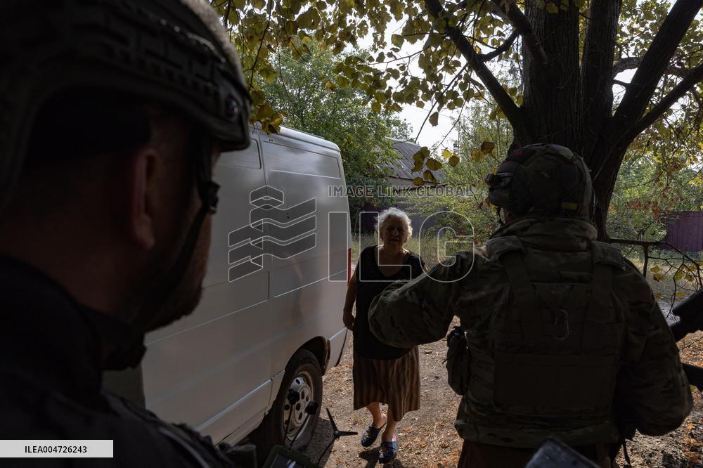 Ukraine War Civilians Evacuation - Kostyantynivka