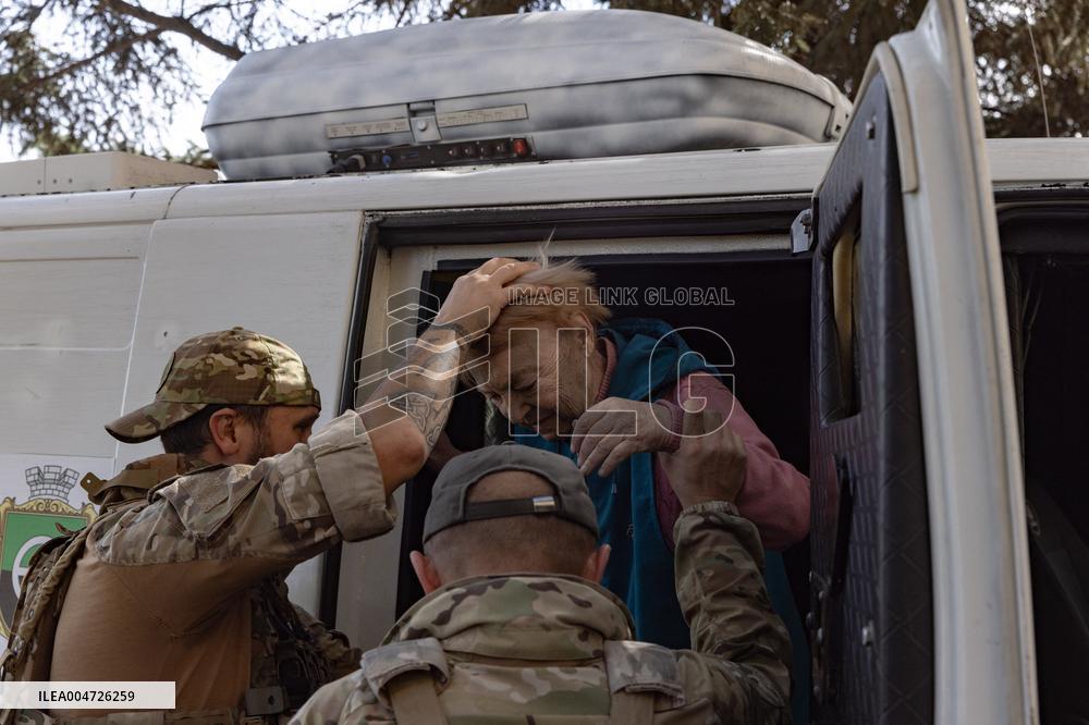 Ukraine War Civilians Evacuation - Kostyantynivka