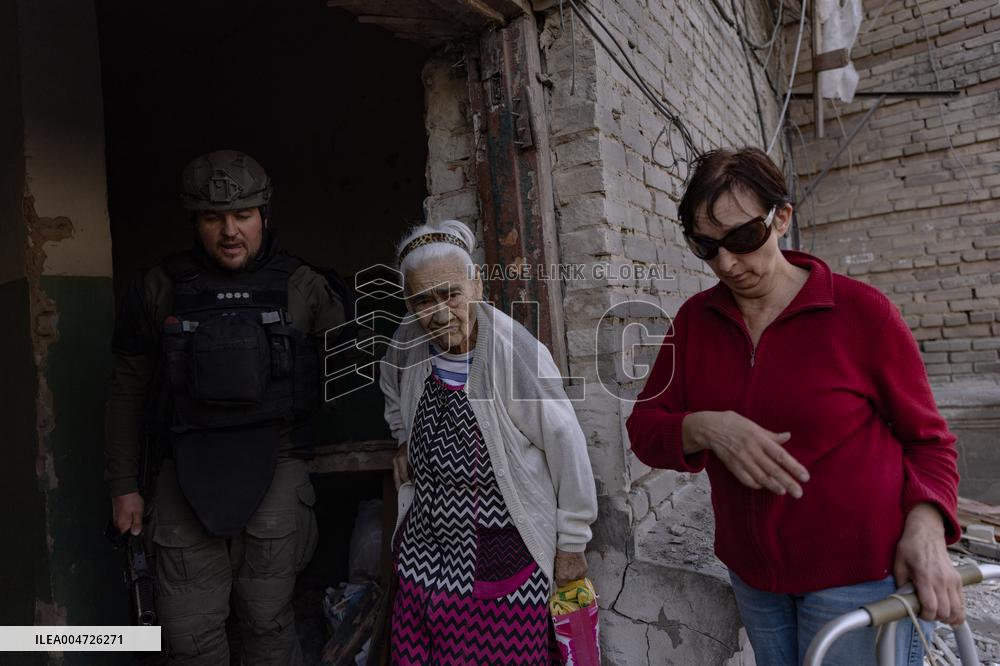 Ukraine War Civilians Evacuation - Kostyantynivka